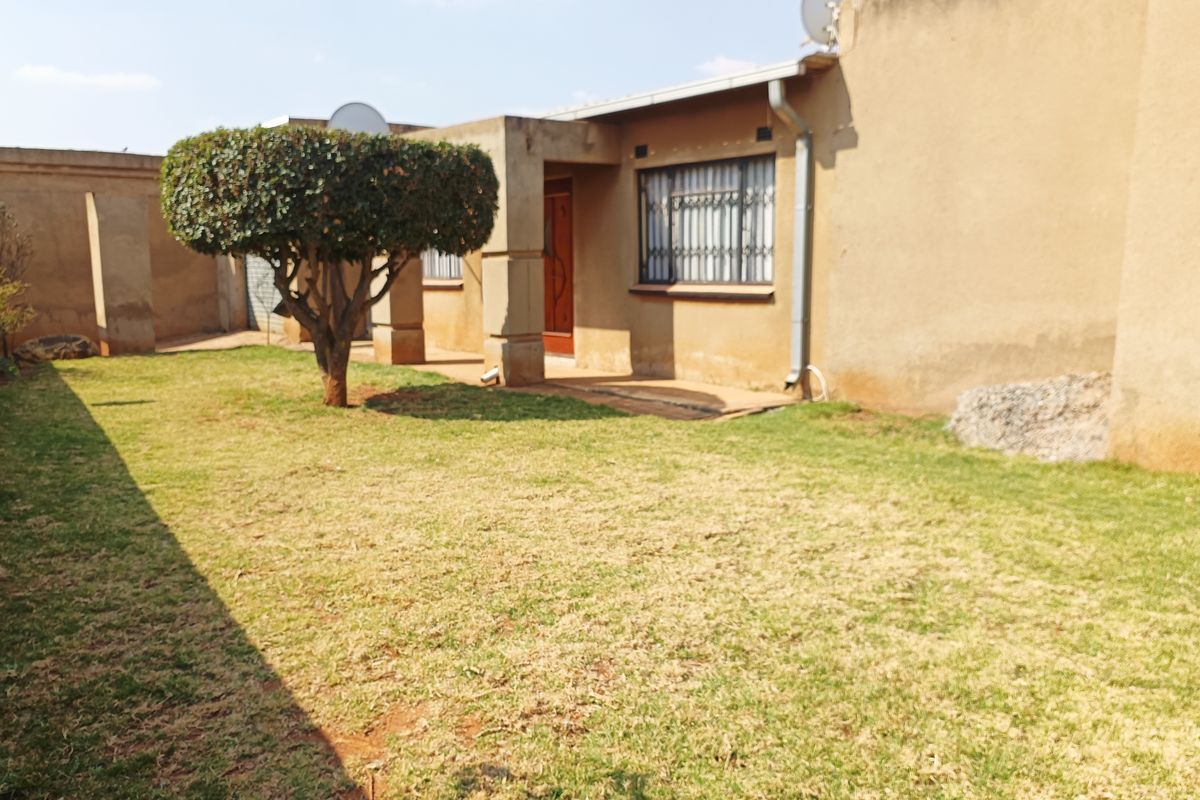 Welcome to stunning  family house - Photo 4