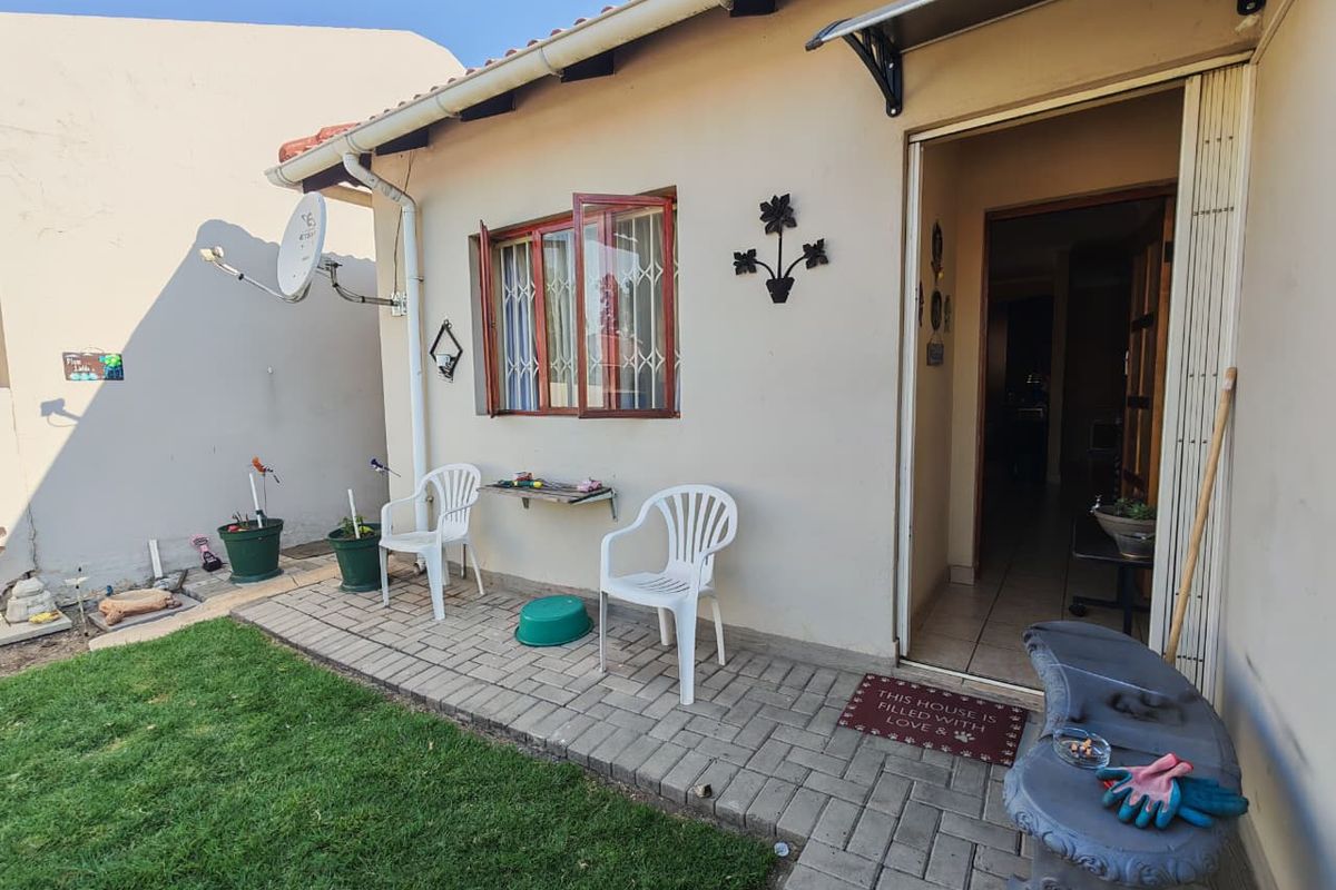 A Warm and Welcoming 3-Bedroom Family Home - Photo 3