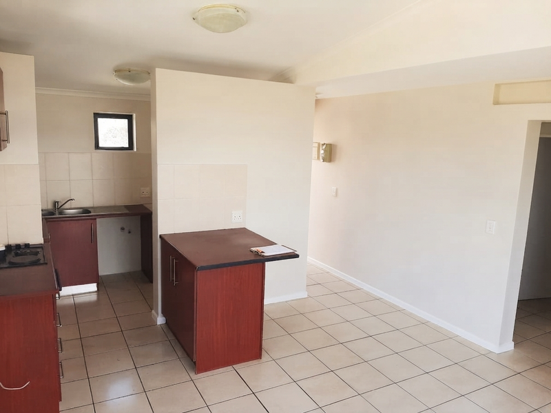 Two-bedroom, two-bathroom apartment to rent in Burgudy Estate - Photo 2
