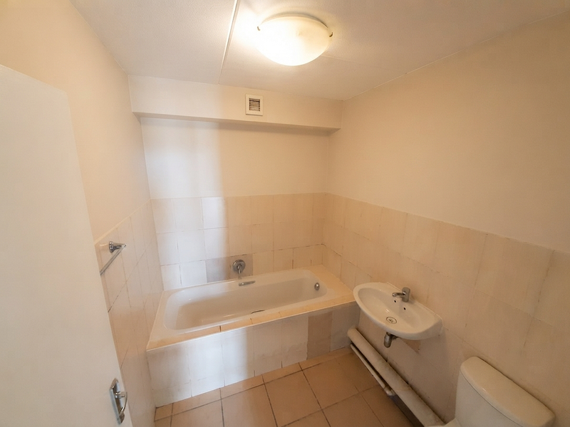 Two-bedroom, two-bathroom apartment to rent in Burgudy Estate - Photo 5