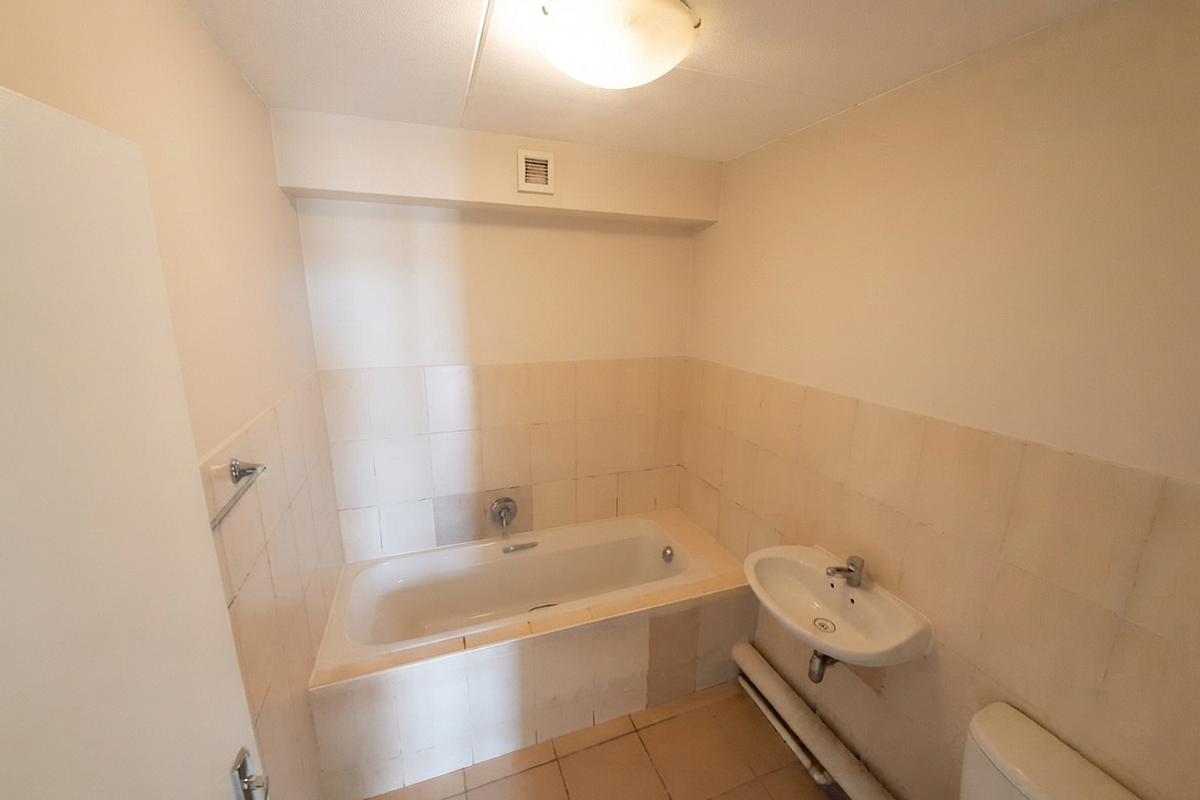 Two-bedroom, two-bathroom apartment to rent in Burgudy Estate - Photo 5