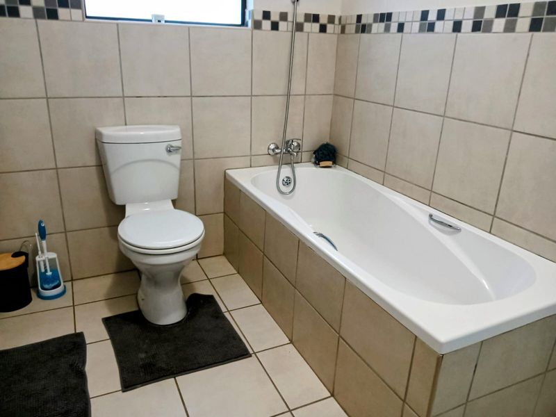 Stylish 3-Bedroom Home  in a secure complex - Photo 10