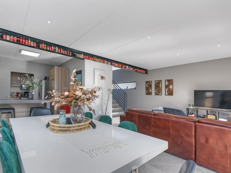 Spotless, Immaculate 3 Bedroom House in The Hutton Estate - Photo 7