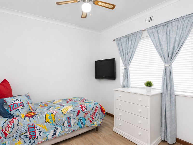 Secure and Stylish Gem in a Beautifully Maintained Complex - Photo 8