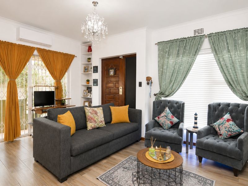 Secure and Stylish Gem in a Beautifully Maintained Complex - Photo 3
