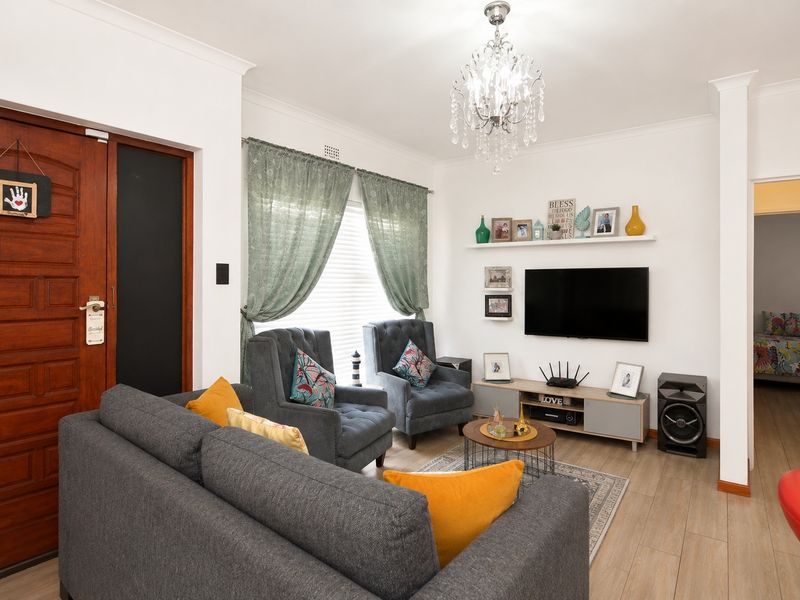 Secure and Stylish Gem in a Beautifully Maintained Complex - Photo 2