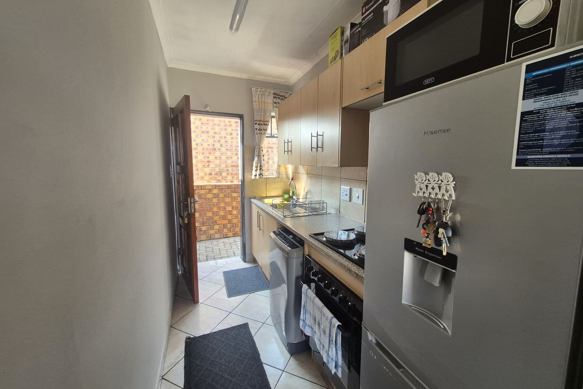 Modern Townhouse For Sale In A Safe & Secure Complex! - Photo 3