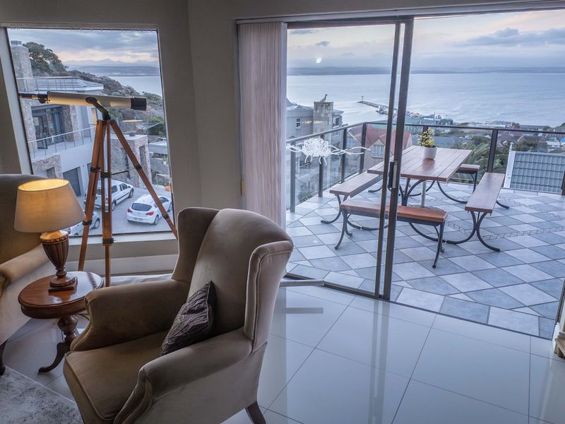 Luxury Multi-Apartment Home with Exceptional Holiday Rental Potential - Photo 9