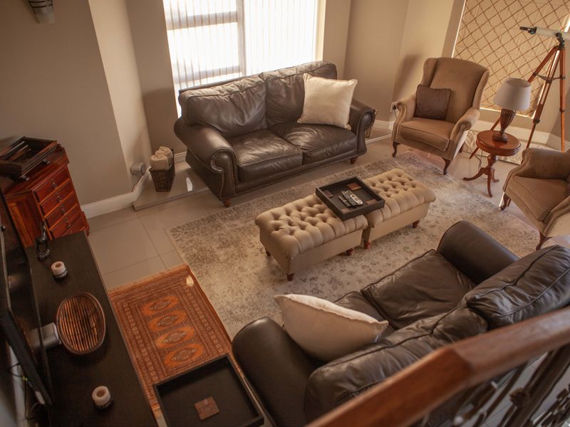Luxury Multi-Apartment Home with Exceptional Holiday Rental Potential - Photo 7