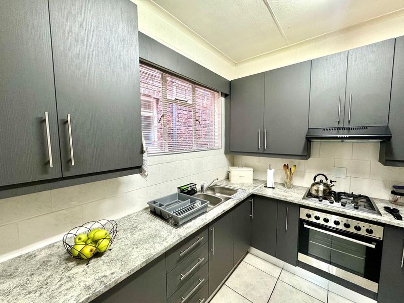 Modern Lock Up and Go Townhouse in Central Secunda, Ideal Location Near Schools - Photo 8