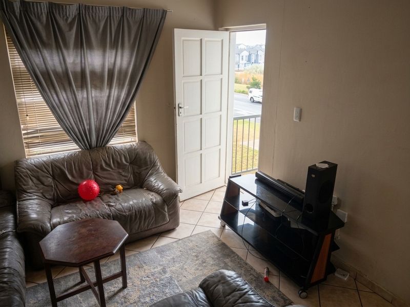 Apartment For Sale In Kraaifontein - Photo 3
