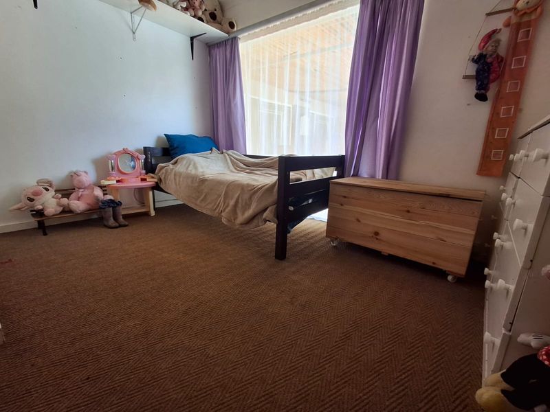 Tileba – Spacious 4-Bedroom Freehold Home with Flatlet - Photo 9