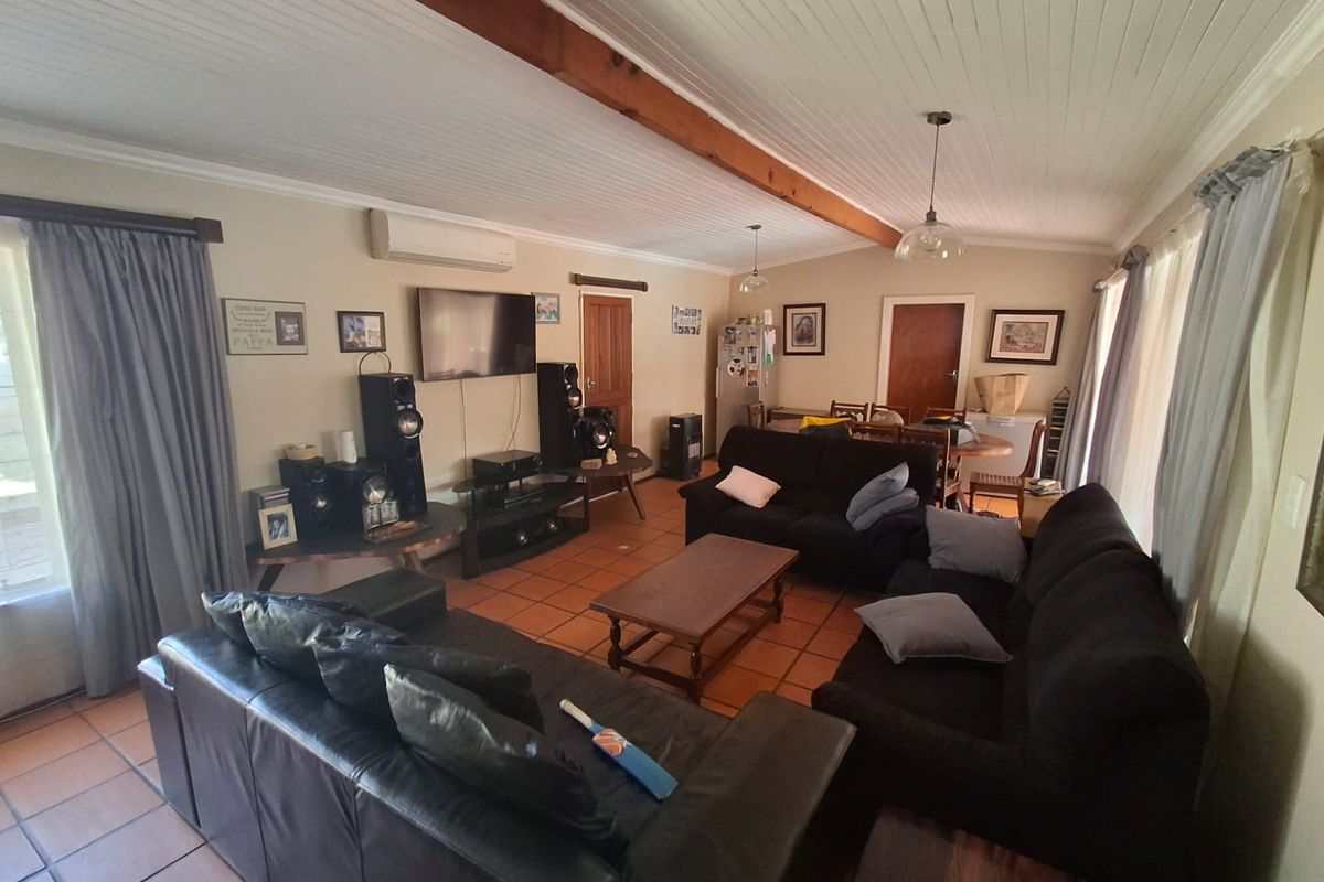 Tileba – Spacious 4-Bedroom Freehold Home with Flatlet - Photo 5