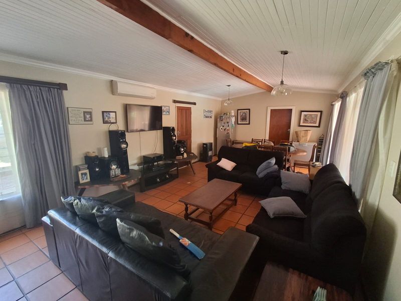 Tileba – Spacious 4-Bedroom Freehold Home with Flatlet - Photo 5