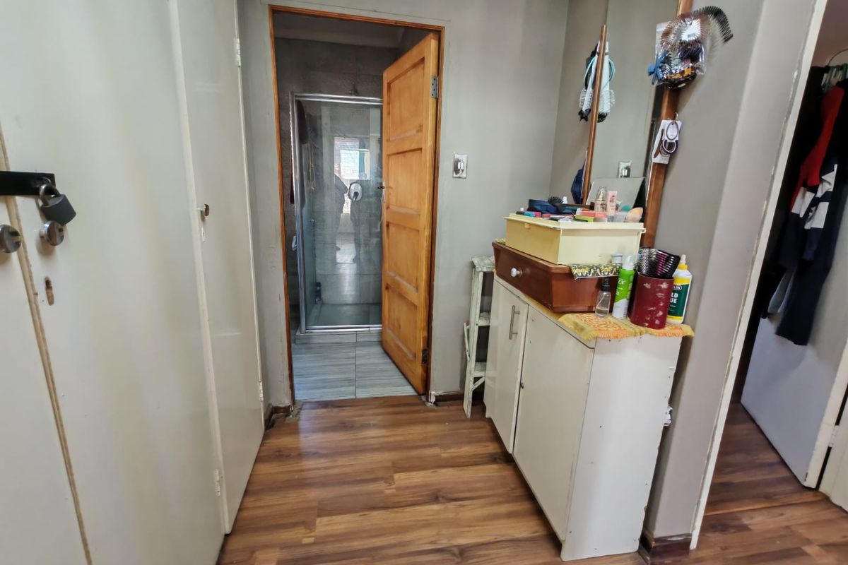 Spacious 3 Bedroom Family Home for Sale in Sasolburg Ext 10 - Photo 4