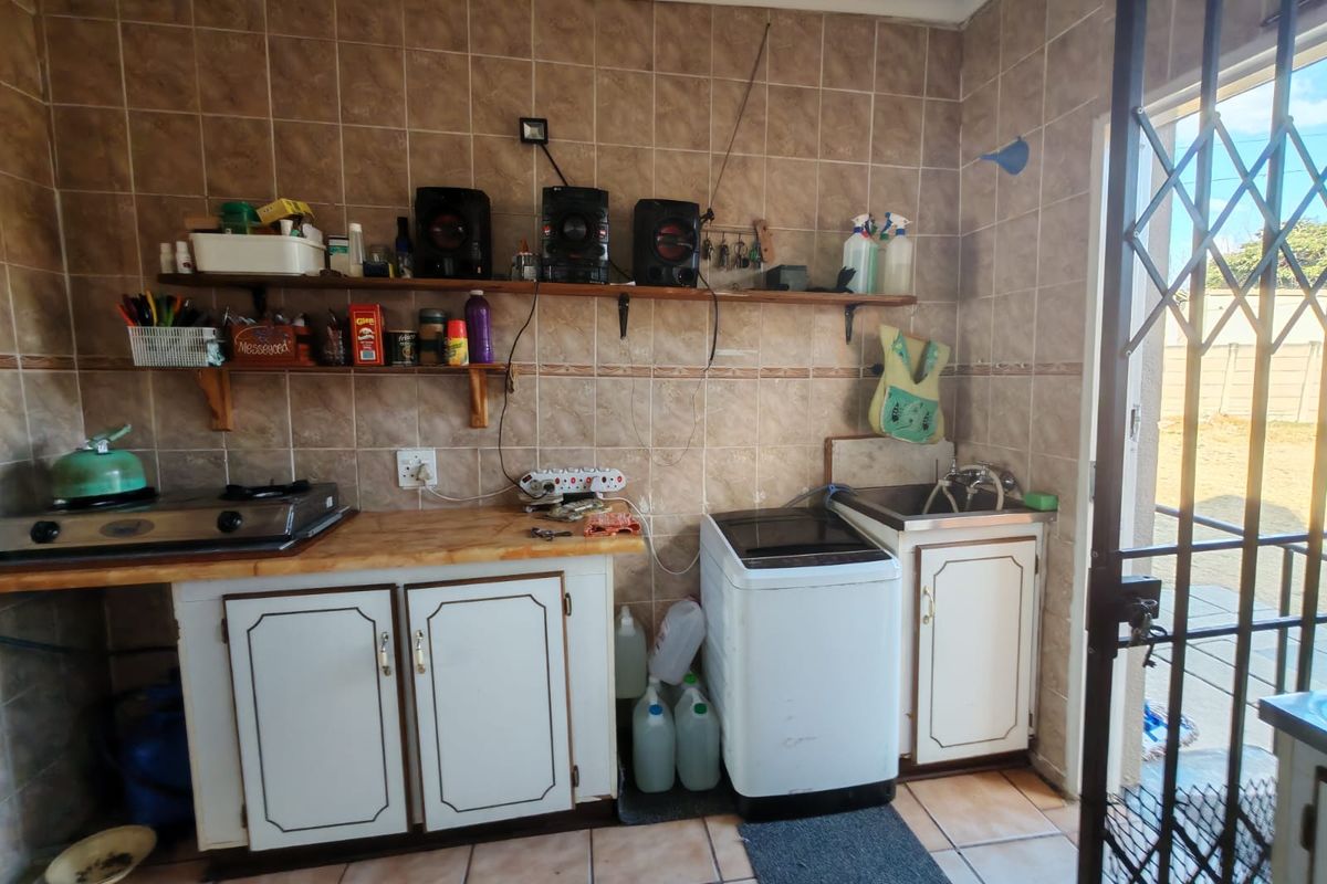 Spacious 3 Bedroom Family Home for Sale in Sasolburg Ext 10 - Photo 3