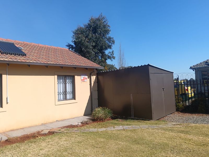 Family home - Photo 2