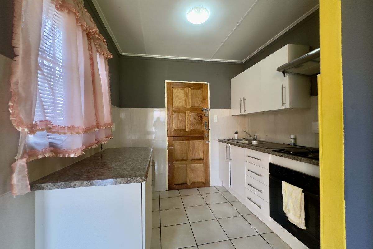 Family home - Photo 5