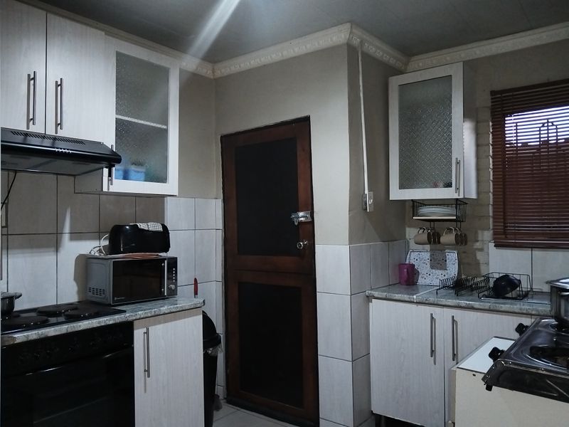 Discover Your Dream Home in Boitumelo, Sebokeng - Photo 8