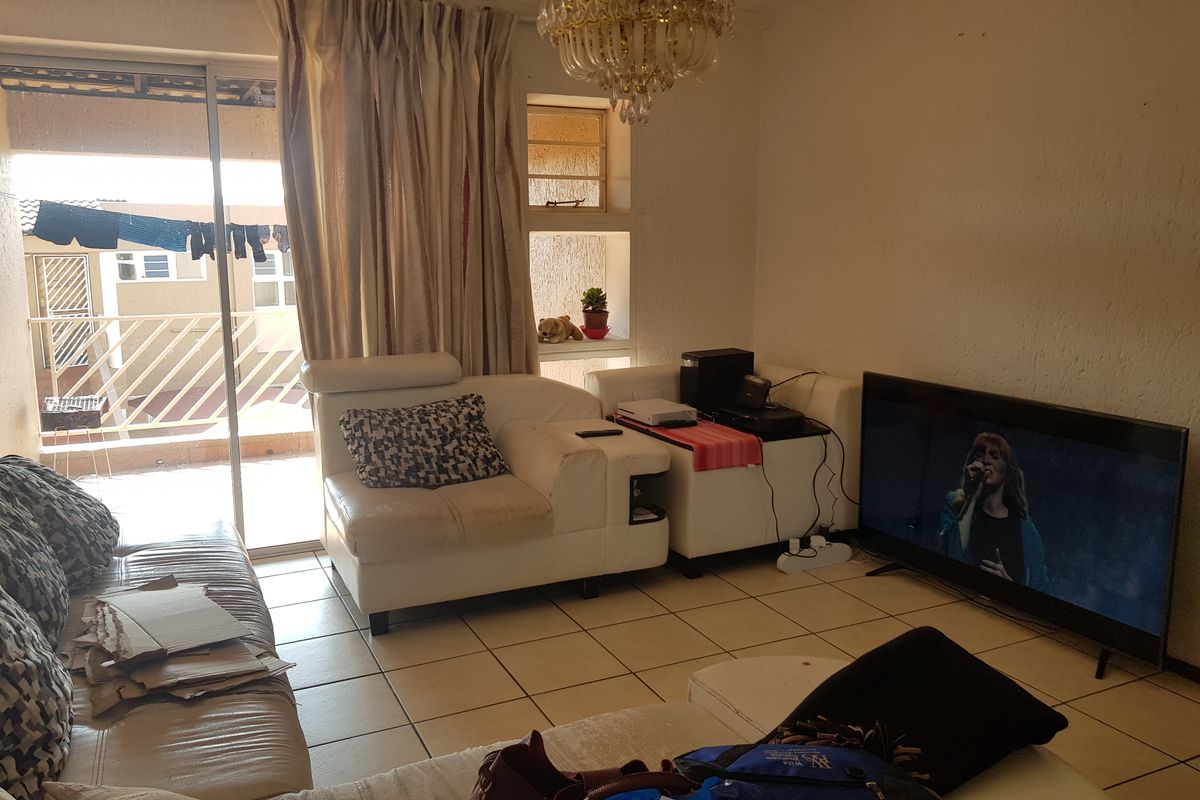 2 Bedroom Townhouse to rent in Mondeor - Photo 4