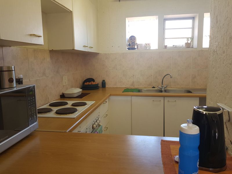 2 Bedroom Townhouse to rent in Mondeor - Photo 2