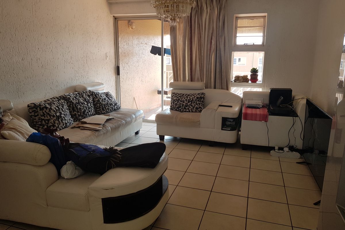 2 Bedroom Townhouse to rent in Mondeor - Photo 3