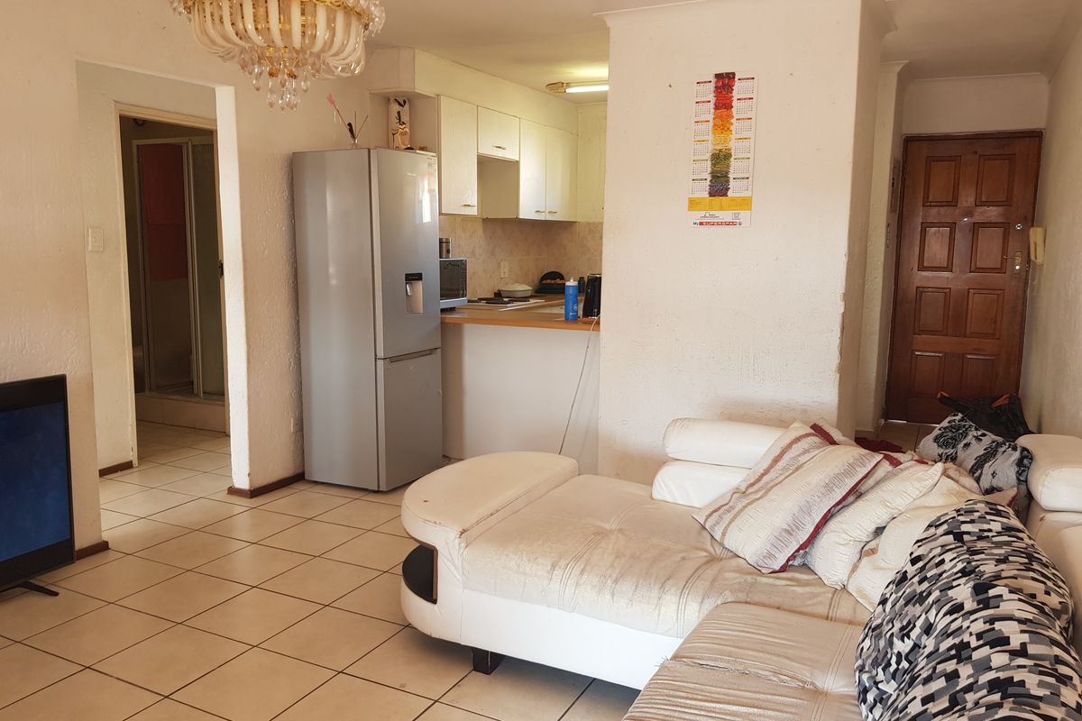 2 Bedroom Townhouse to rent in Mondeor - Photo 5