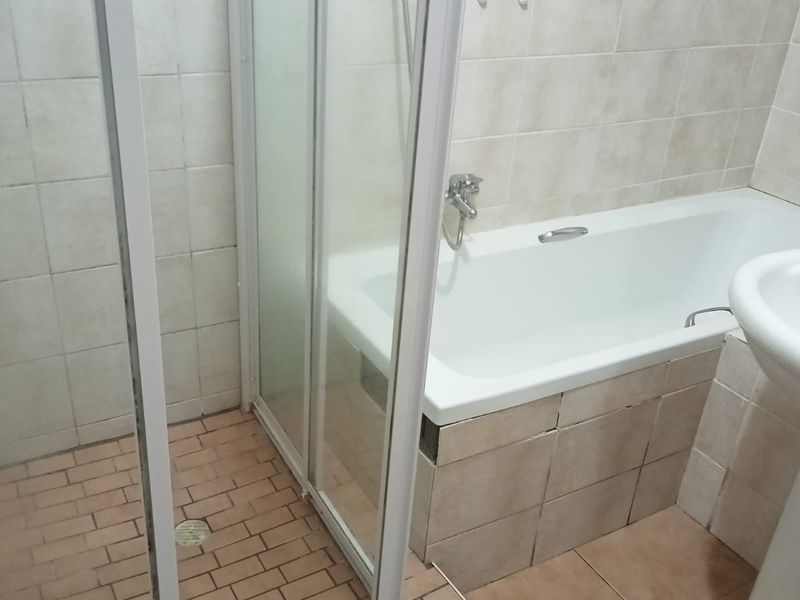 GROUND-FLOOR FLAT AVAILABLE TO RENT IN STONEWOOD COMPLEX, BRACKENFELL SOUTH - Photo 10