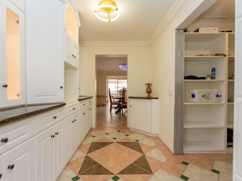 This modern home offers the perfect layout for permanent residence with the convenience of a lock-up - Photo 7