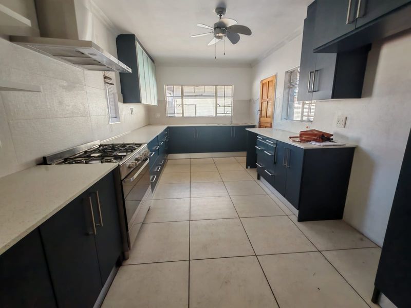 # Bedroom 2 Bathroom house for Sale in Vaalpark - Photo 4