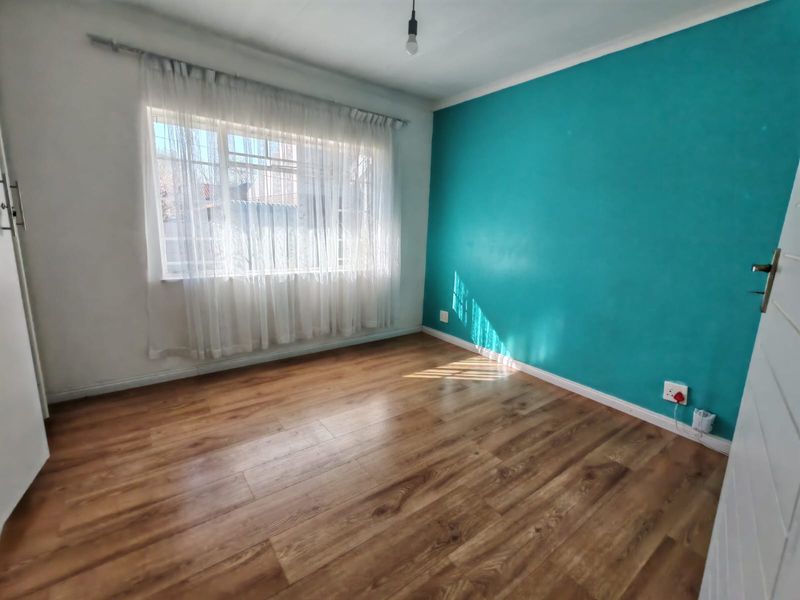 # Bedroom 2 Bathroom house for Sale in Vaalpark - Photo 10