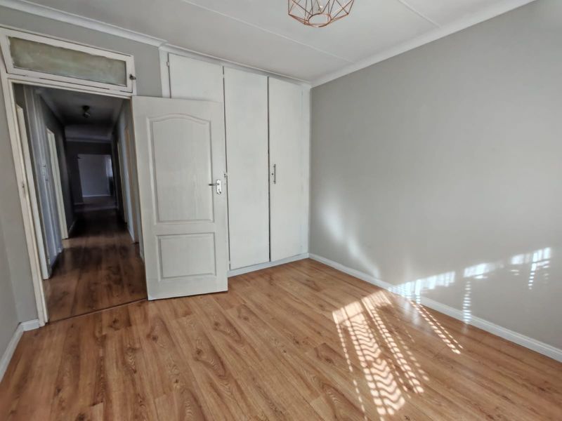 # Bedroom 2 Bathroom house for Sale in Vaalpark - Photo 8