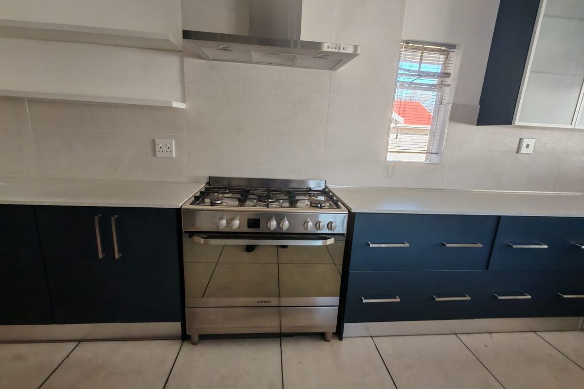 # Bedroom 2 Bathroom house for Sale in Vaalpark - Photo 3