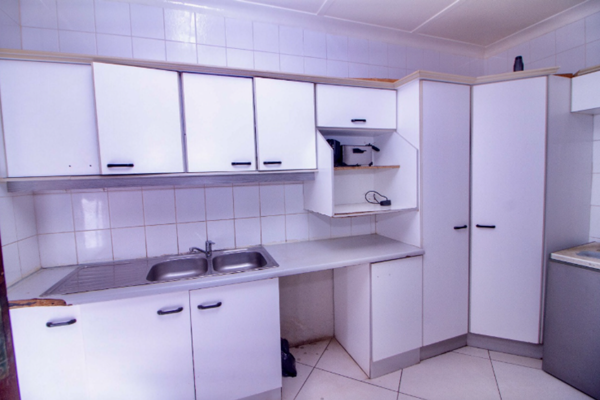 Prime and Secure Johannesburg Home with Bonus Cottage - Photo 2