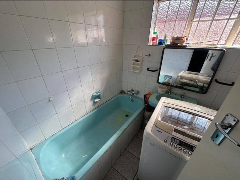 Prime and Secure Johannesburg Home with Bonus Cottage - Photo 9