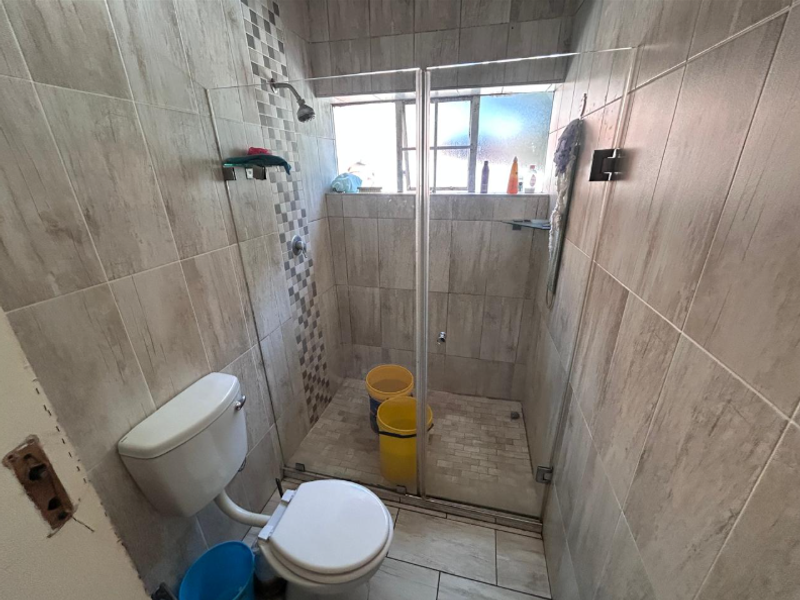 Prime and Secure Johannesburg Home with Bonus Cottage - Photo 10