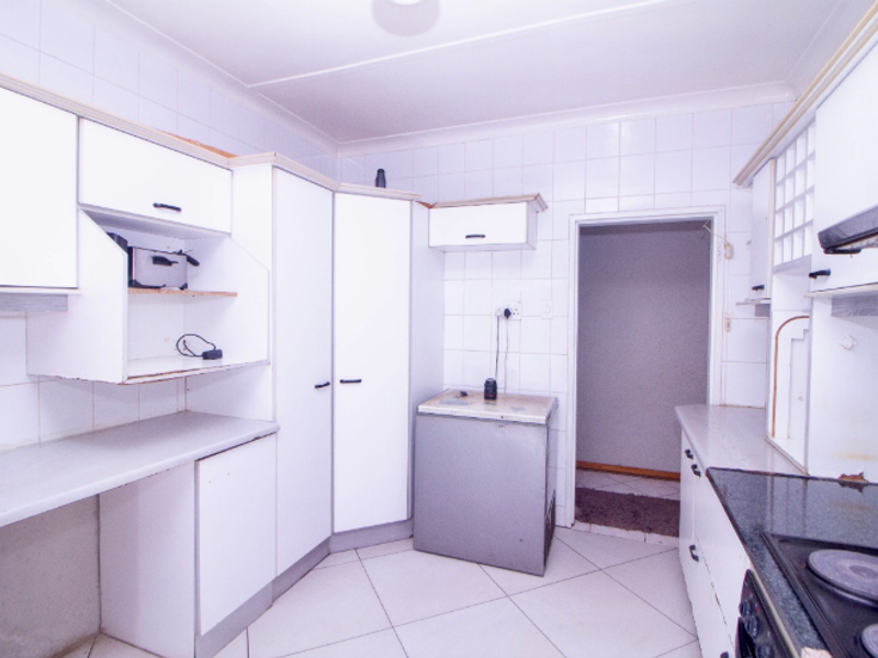 Prime and Secure Johannesburg Home with Bonus Cottage - Photo 3