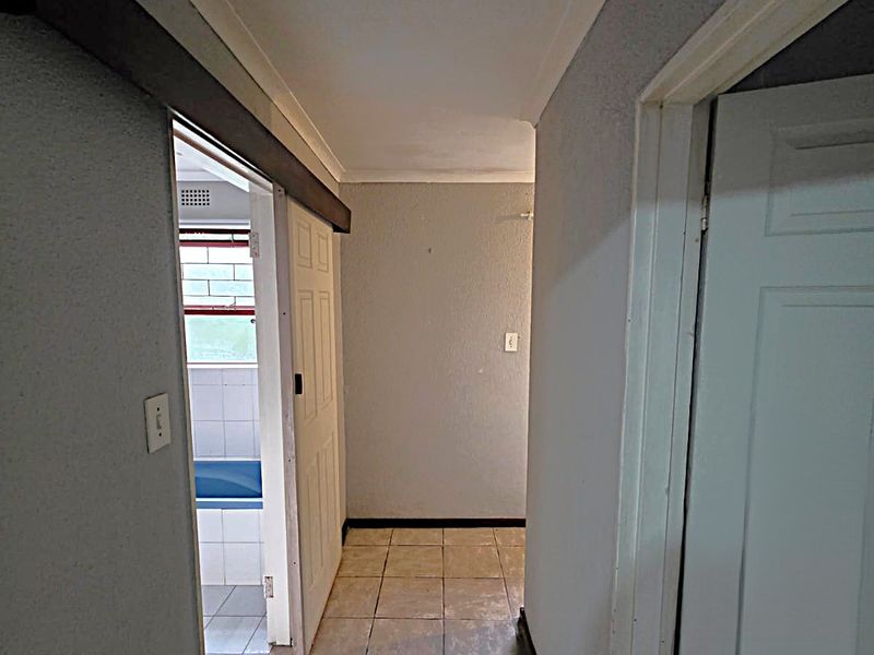 Comfortable Living with Potential - Photo 7