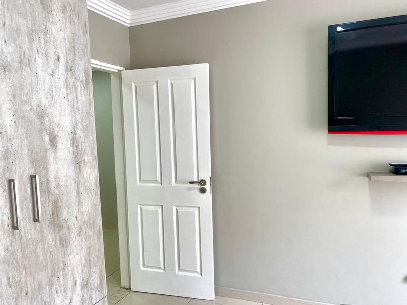 Charming Family Home in Prestigious Upper Estate - Photo 7