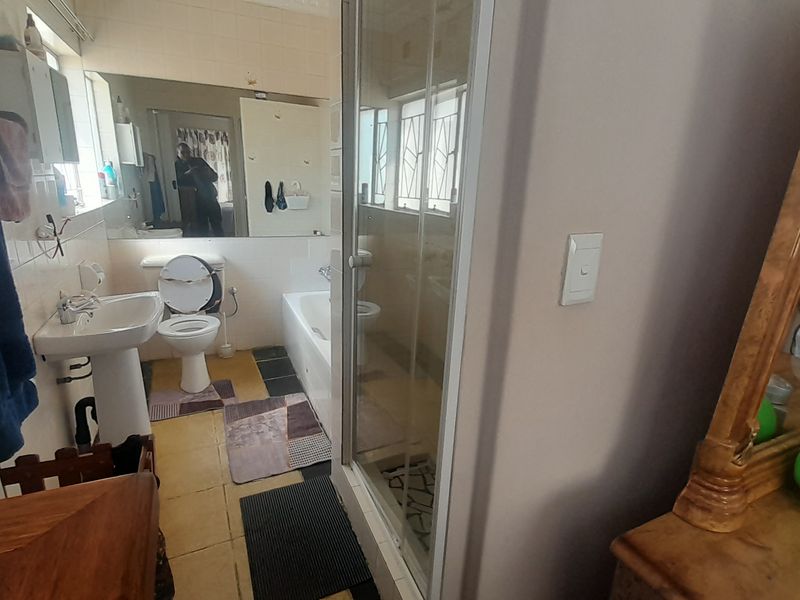 Modern 3-Bedroom Unit in Secure Sharon Park Complex - Photo 10