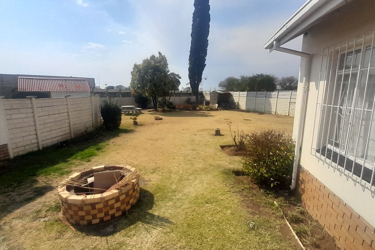 Modern 3-Bedroom Unit in Secure Sharon Park Complex - Photo 2