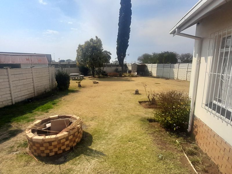 Modern 3-Bedroom Unit in Secure Sharon Park Complex - Photo 2