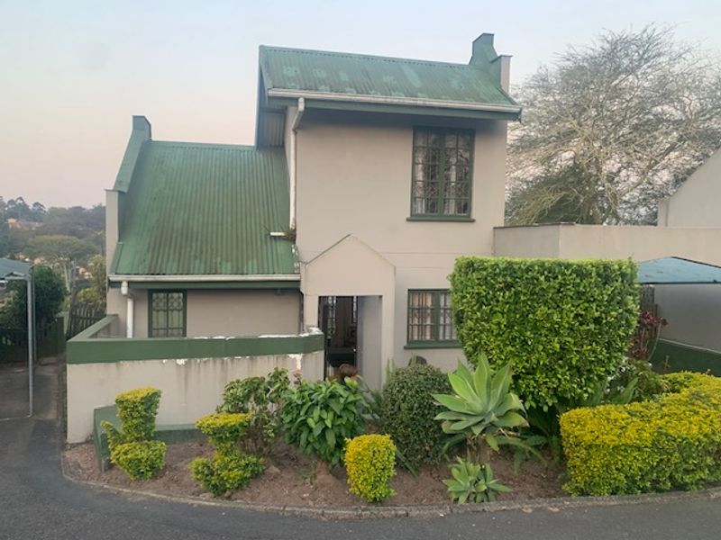 Pretty Unit with Private Garden and View - Photo 2