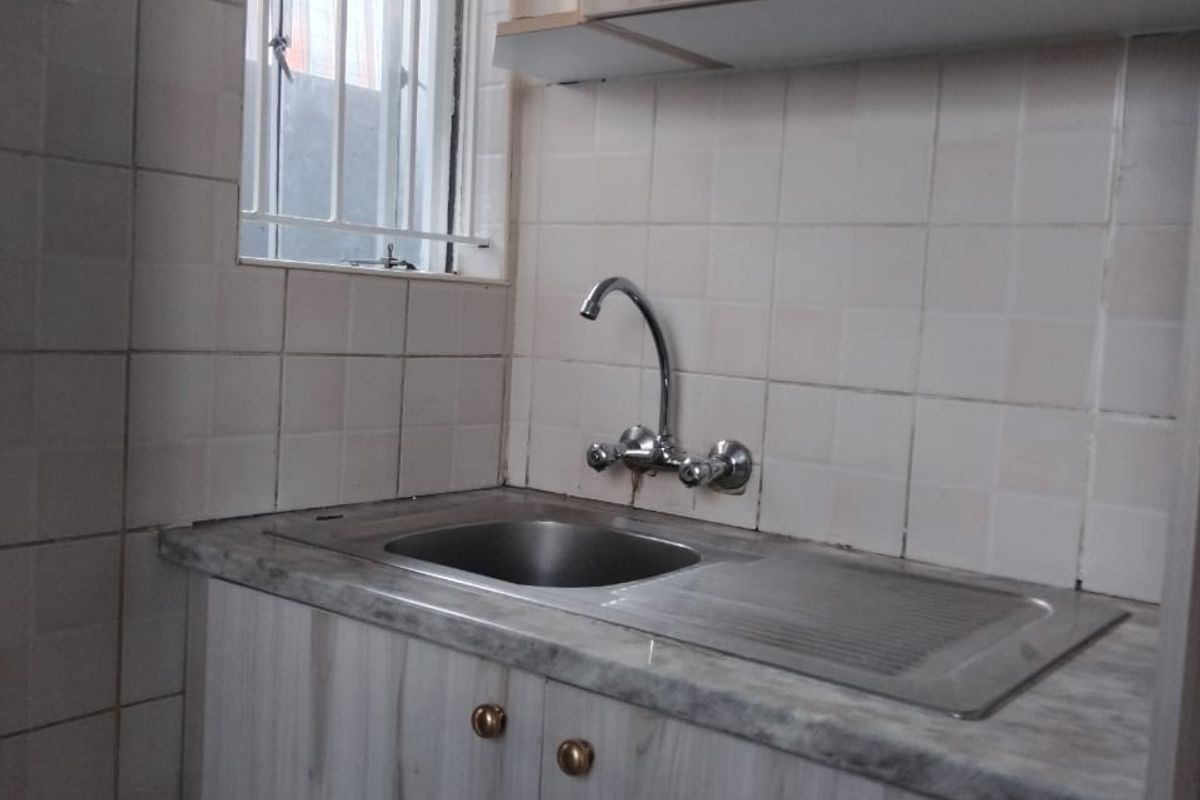 Stunning 2 bedroom house - Photo 5