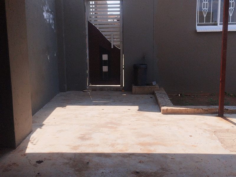 Stunning 2 bedroom house - Photo 9