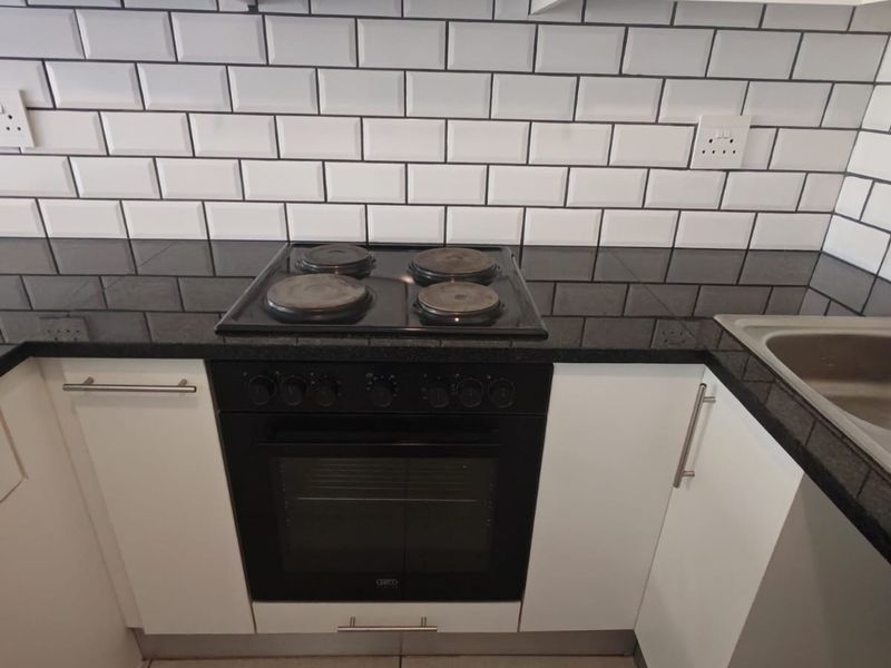 Ground Floor 2-Bedroom Apartment | Available Immediately - Photo 8