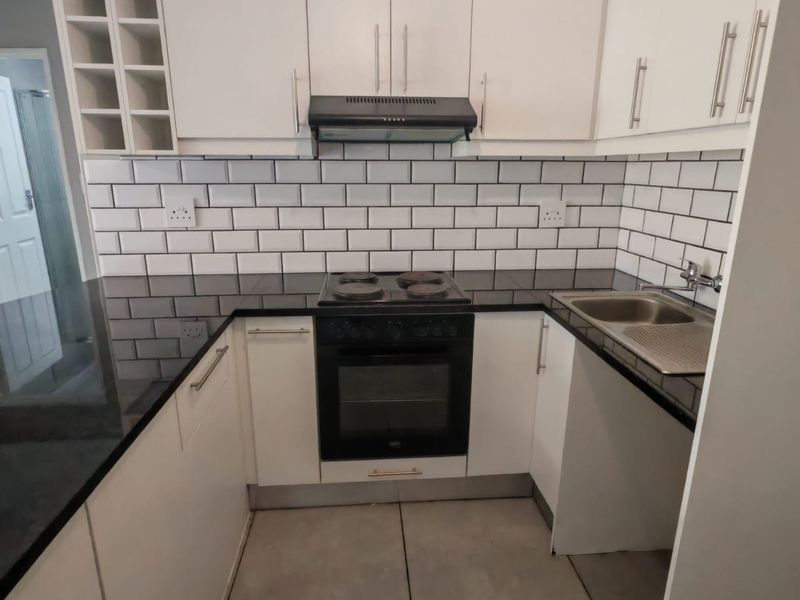 Ground Floor 2-Bedroom Apartment | Available Immediately - Photo 9