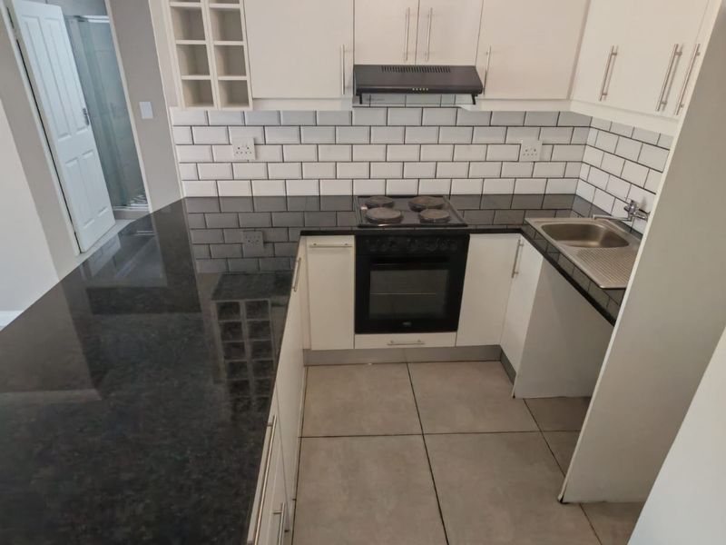 Ground Floor 2-Bedroom Apartment | Available Immediately - Photo 4