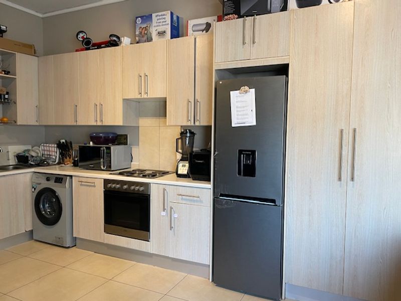 Swim, Gym, Dine & Relax – All in One Secure Complex - Photo 8