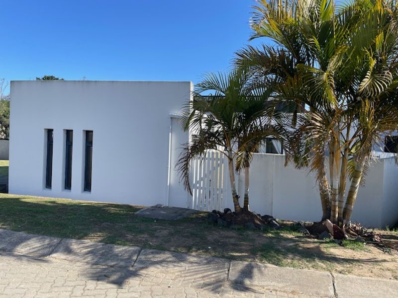 Swim, Gym, Dine & Relax – All in One Secure Complex - Photo 4